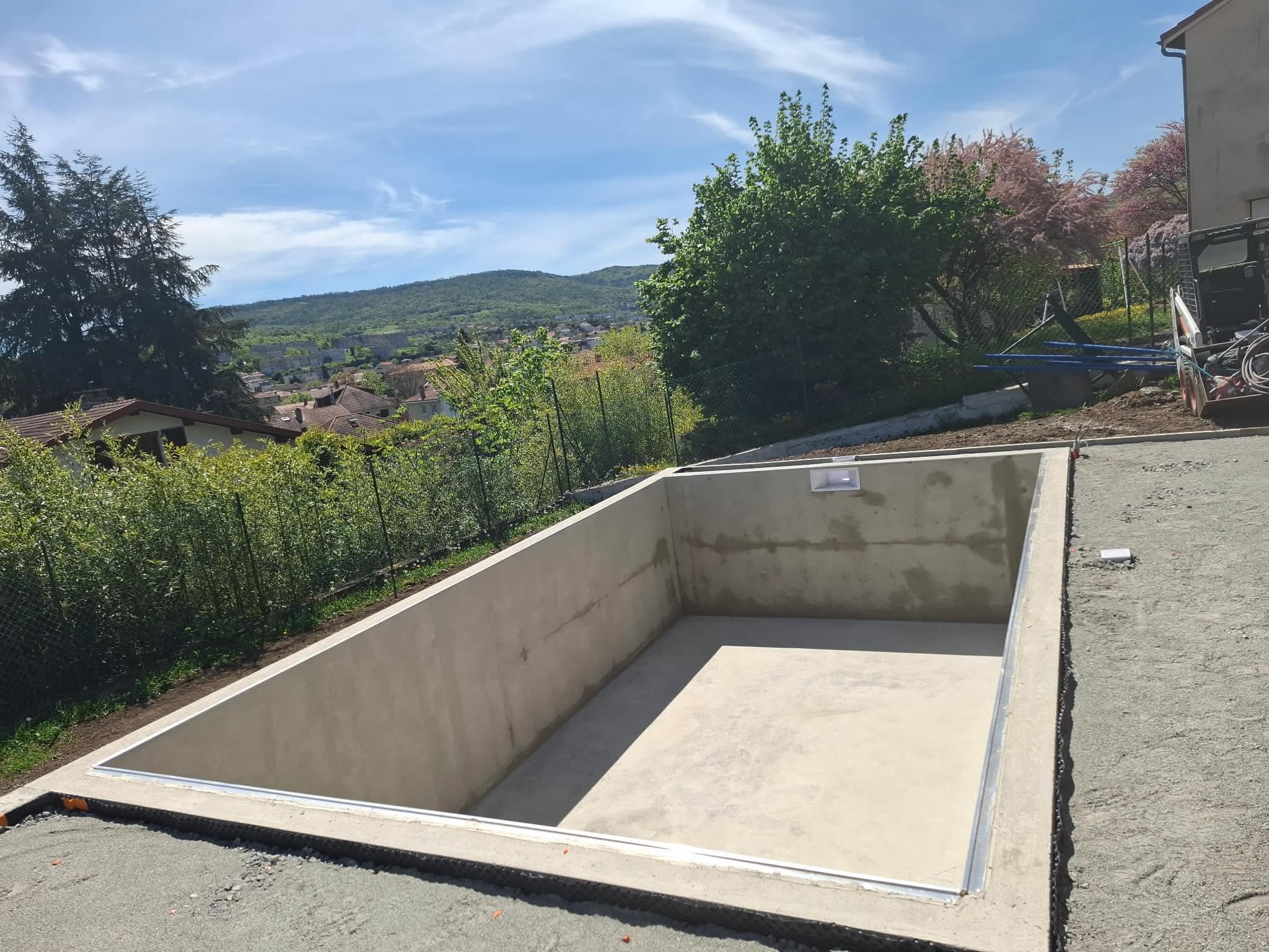 Réalisation terminée – Piscine en béton 6 × 3,5 m à Aubière (63) — photo 5